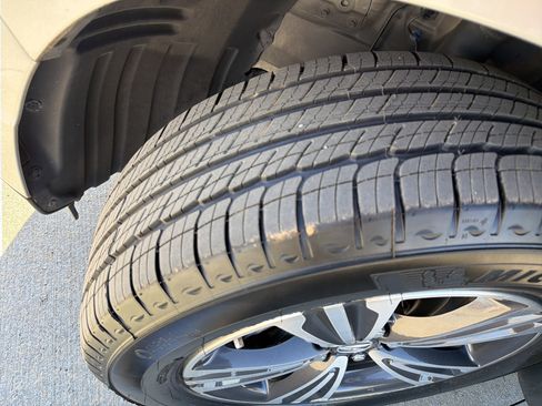 Certified 2018 Acura MDX SH-AWD image 12