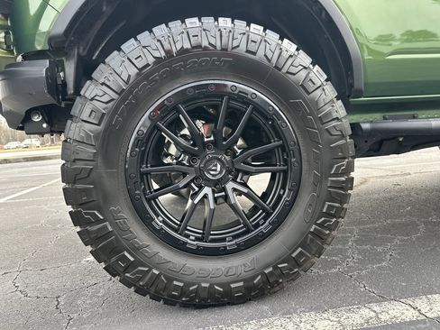 Used 2023 Ford Bronco Badlands image 18