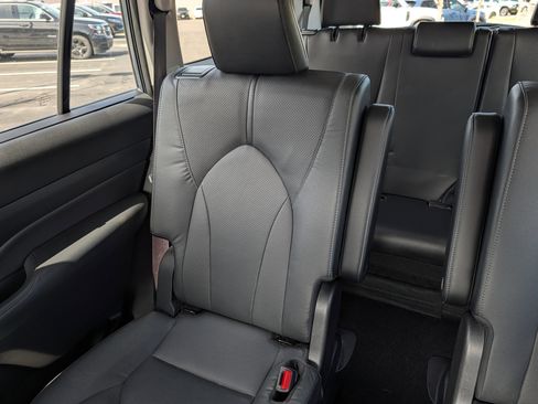 Used 2024 Toyota Grand Highlander AWD image 12