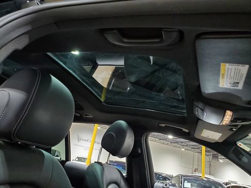 Used 2017 Mercedes-Benz GLC 300 4MATIC image 15