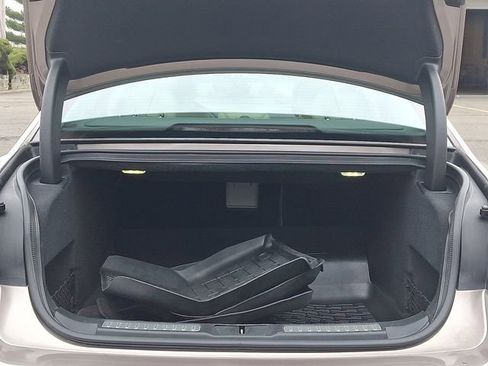 Used 2018 Lincoln Continental Select w/ Continental Climate Package image 30