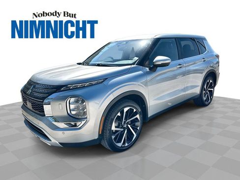 Used 2024 Mitsubishi Outlander SE Black Edition image 1