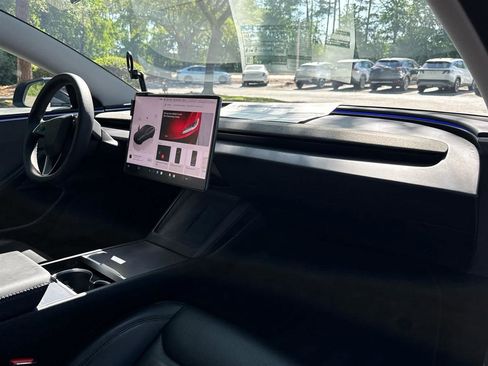 Used 2025 Tesla Model 3 Long Range RWD image 17