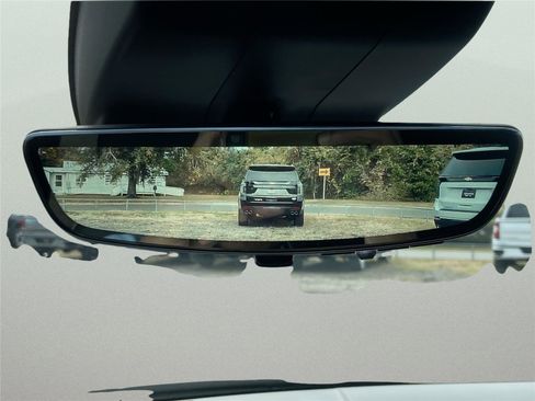 New 2026 Chevrolet Suburban Premier image 27