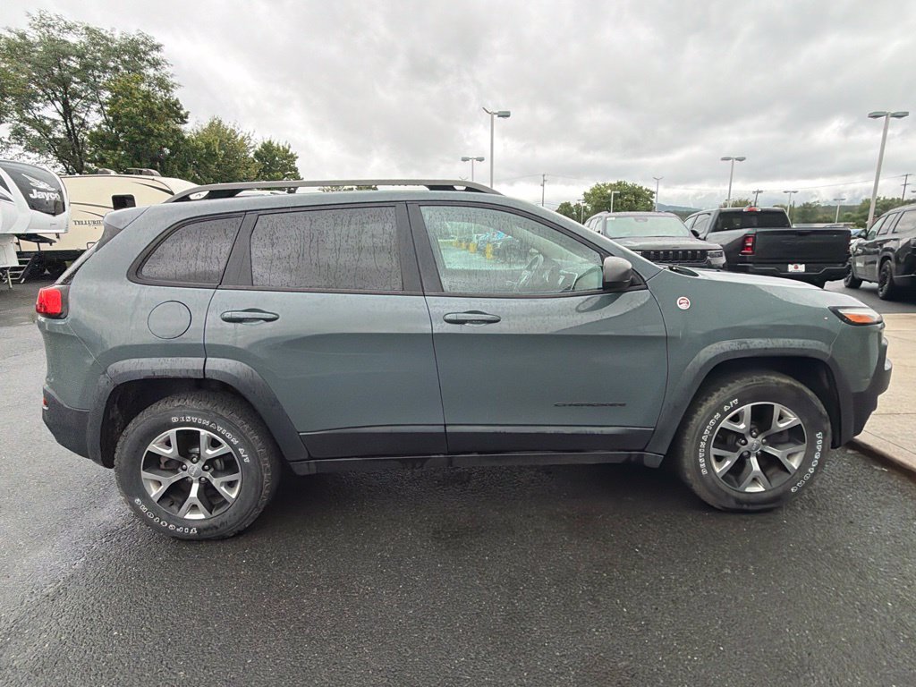 Used 2015 Jeep Cherokee Trailhawk w/ Leather Interior Group AWD/4WD image 4