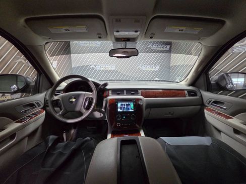 Used 2011 Chevrolet Avalanche LTZ image 20