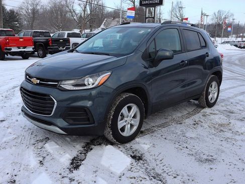Used 2022 Chevrolet Trax LT w/ LT Convenience Package image 28