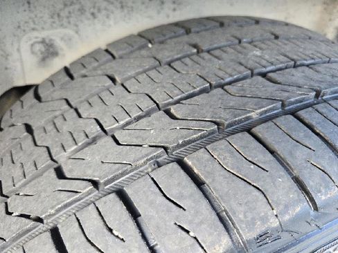 Used 2013 Cadillac Escalade ESV Luxury image 17