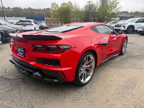 Used 2025 Chevrolet Corvette Z06 RWD image 9