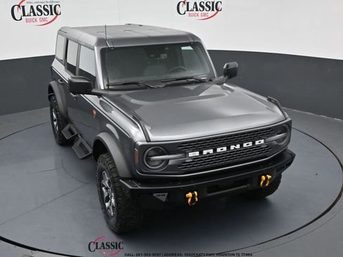 Used 2024 Ford Bronco Badlands image 1