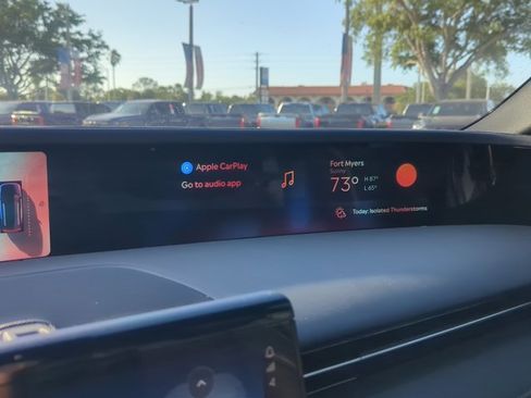 Used 2024 Lincoln Nautilus Premier w/ Jet Appearance Package image 21