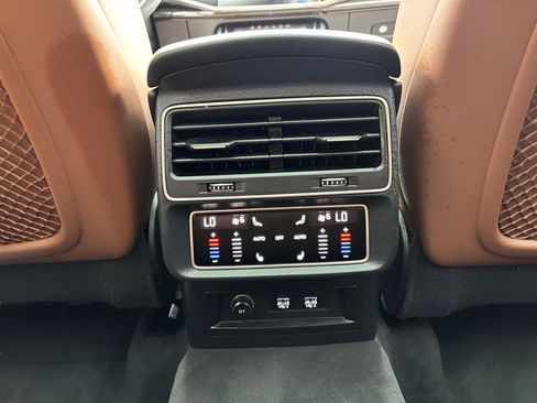 Used 2020 Audi Q7 3.0T Prestige image 19