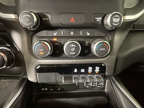 Used 2019 RAM 1500 Big Horn AWD/4WD image 25