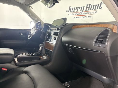 Used 2024 Nissan Armada SL w/ Captain's Chairs Package image 31