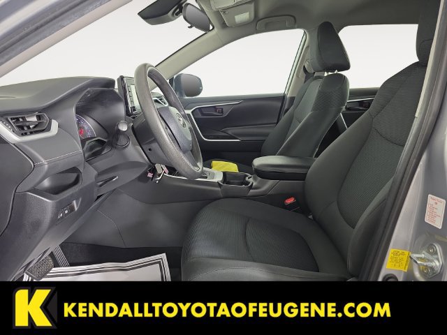 Used 2021 Toyota RAV4 LE AWD/4WD image 11