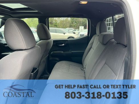 Used 2017 Toyota Tacoma TRD Off-Road w/ Premium & Technology Package image 17