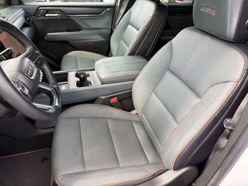 Certified 2025 GMC Acadia AT4 AWD/4WD image 5