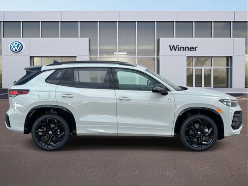 New 2026 Volkswagen Tiguan SE R-Line AWD/4WD image 6