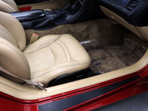 Used 2002 Chevrolet Corvette Convertible w/ Preferred Equipment Group2 RWD image 29