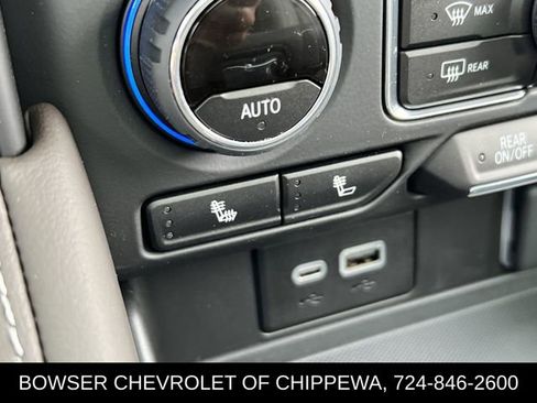 Certified 2024 Chevrolet Suburban Z71 w/ Luxury Package image 15