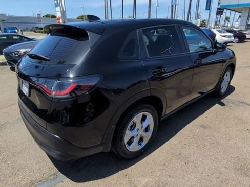 Used 2023 Honda HR-V LX image 8