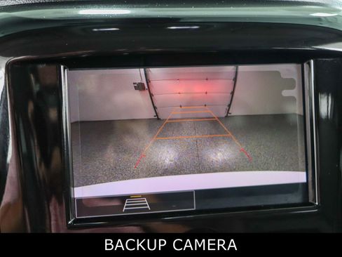 Used 2020 Chevrolet Traverse LT w/ LPO, Cargo Package AWD/4WD image 18