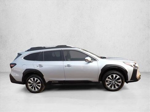 Used 2024 Subaru Outback Touring AWD/4WD image 5