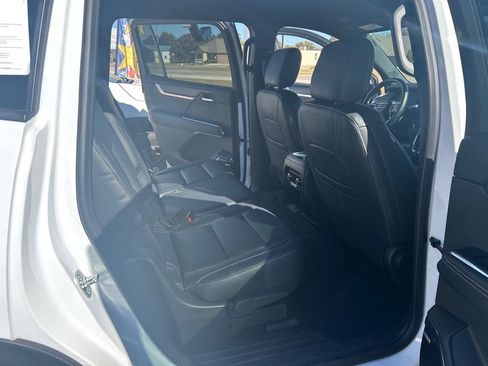 Used 2025 GMC Acadia Elevation image 28