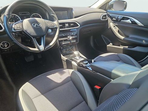 Used 2018 INFINITI QX30 AWD image 11