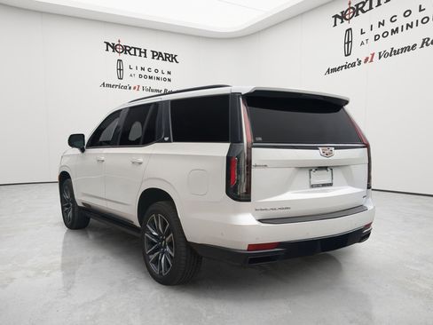 Used 2024 Cadillac Escalade Sport Platinum AWD/4WD image 5