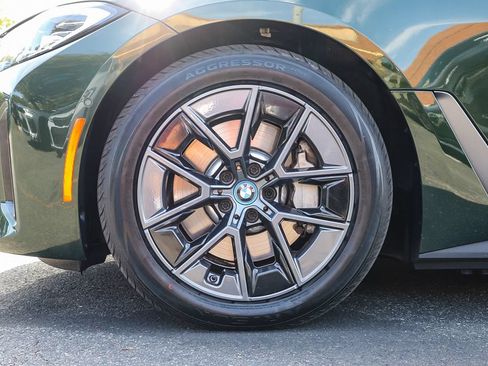 Used 2023 BMW i4 eDrive40 RWD image 9