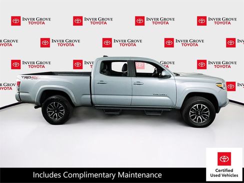 Certified 2020 Toyota Tacoma TRD Sport w/ TRD Premium Sport Package AWD/4WD image 4