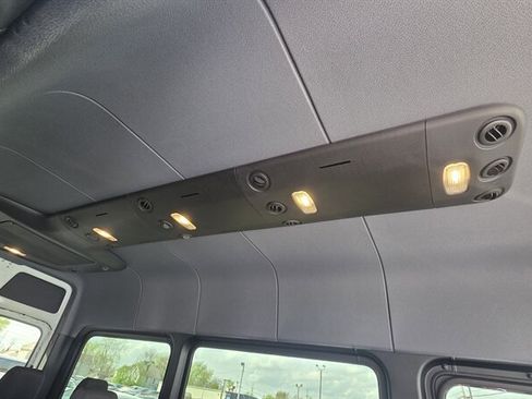 Used 2025 Mercedes-Benz Sprinter 2500 image 27