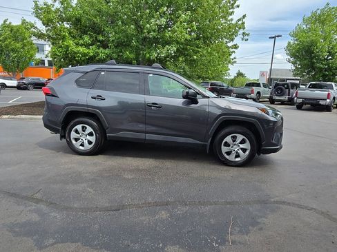 Used 2021 Toyota RAV4 LE AWD/4WD image 9