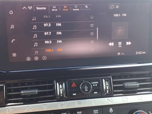 Used 2026 Nissan Pathfinder SL FWD image 21