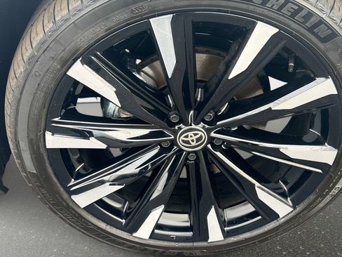 Used 2026 Toyota Crown Platinum image 13