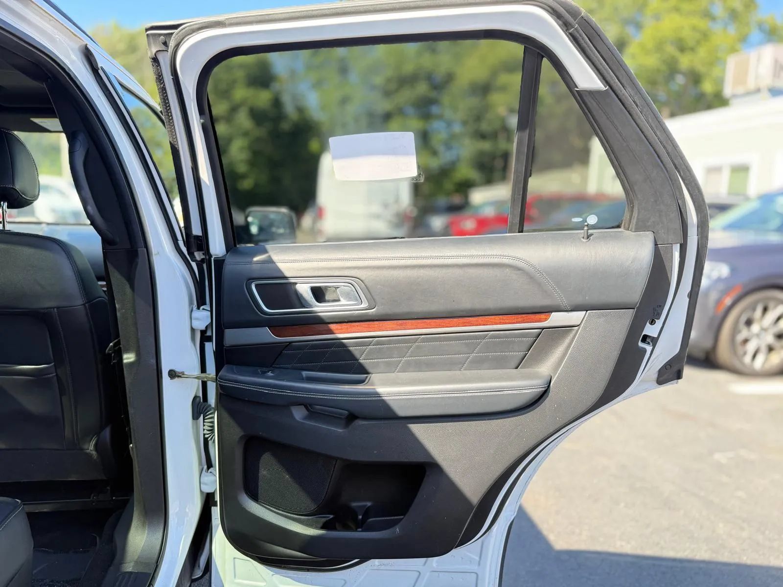 Used 2017 Ford Explorer Platinum AWD/4WD image 25