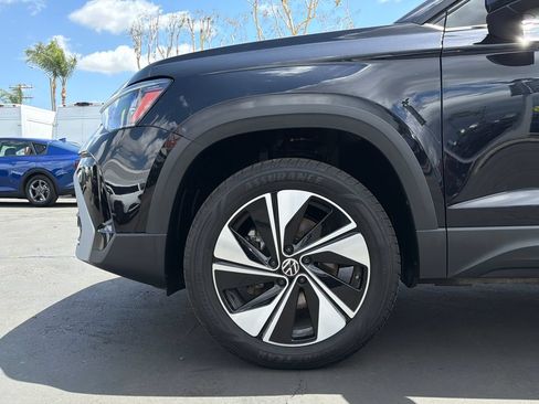 Used 2025 Volkswagen Taos SE AWD/4WD image 10
