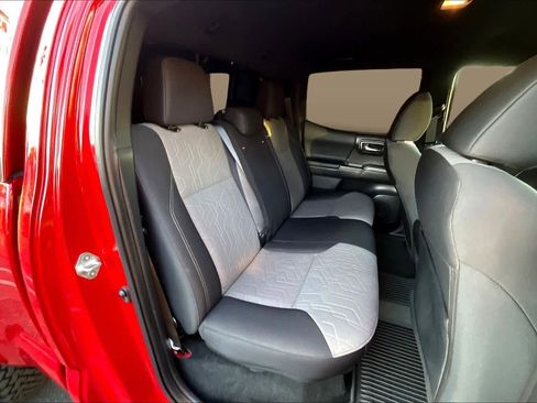 Used 2023 Toyota Tacoma TRD Sport image 17