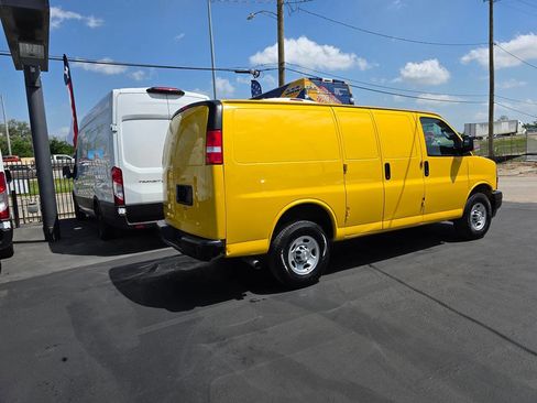 Used 2022 Chevrolet Express 2500 2500 3dr Cargo Van image 6