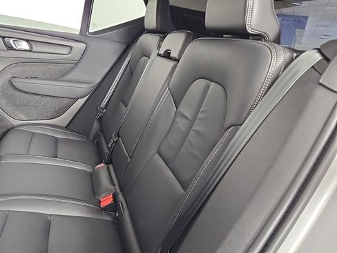 Certified 2023 Volvo XC40 B5 Ultimate w/ Climate Package AWD/4WD image 17
