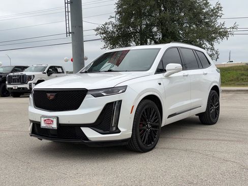Used 2025 Cadillac XT6 Sport w/ Technology Package AWD/4WD image 7