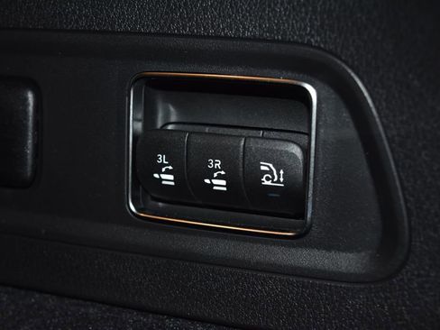 Certified 2025 Mercedes-Benz GLS 450 4MATIC image 34