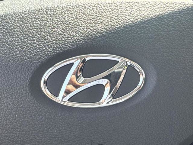 Certified 2026 Hyundai Venue SEL FWD image 33