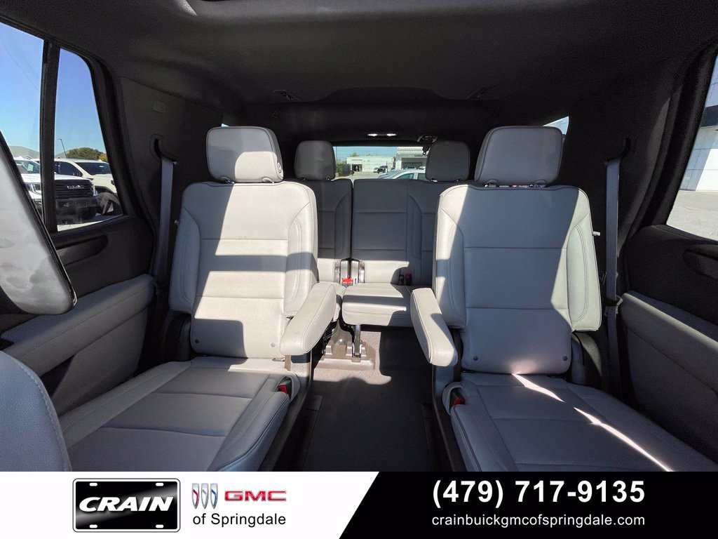 Used 2025 GMC Yukon Elevation w/ Elevation Premium Package AWD/4WD image 30