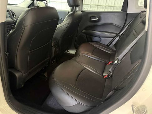 Certified 2019 Jeep Compass Latitude w/ Cold Weather Group FWD image 22