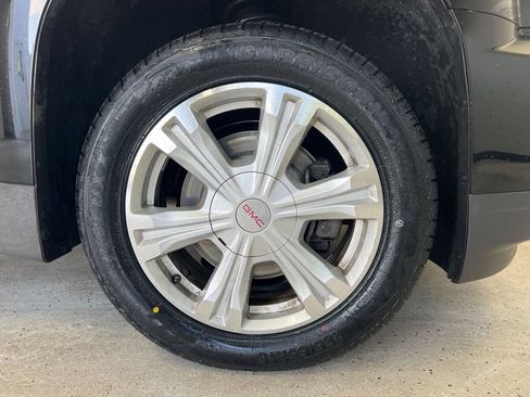 Used 2017 GMC Terrain SLE w/ Technology Package AWD/4WD image 7