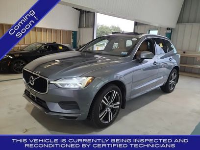Used 2019 Volvo XC60 T5 Momentum w/ Multimedia Package