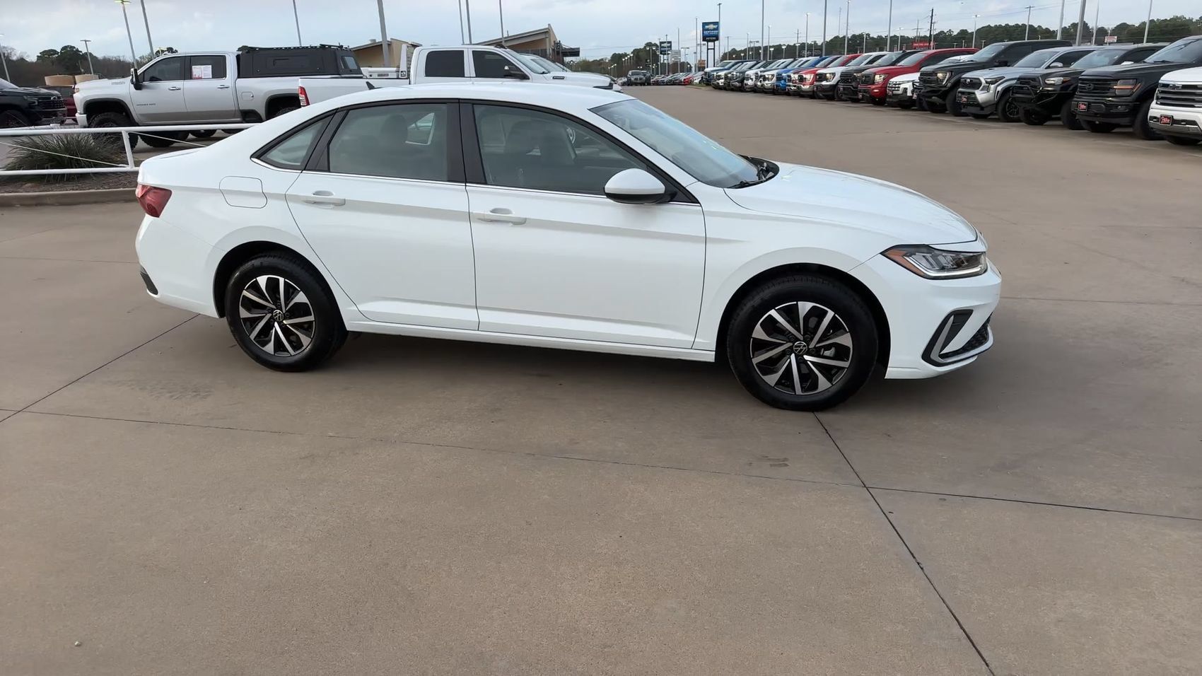 Used 2025 Volkswagen Jetta S FWD image 2