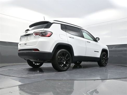New 2026 Jeep Compass Latitude image 23